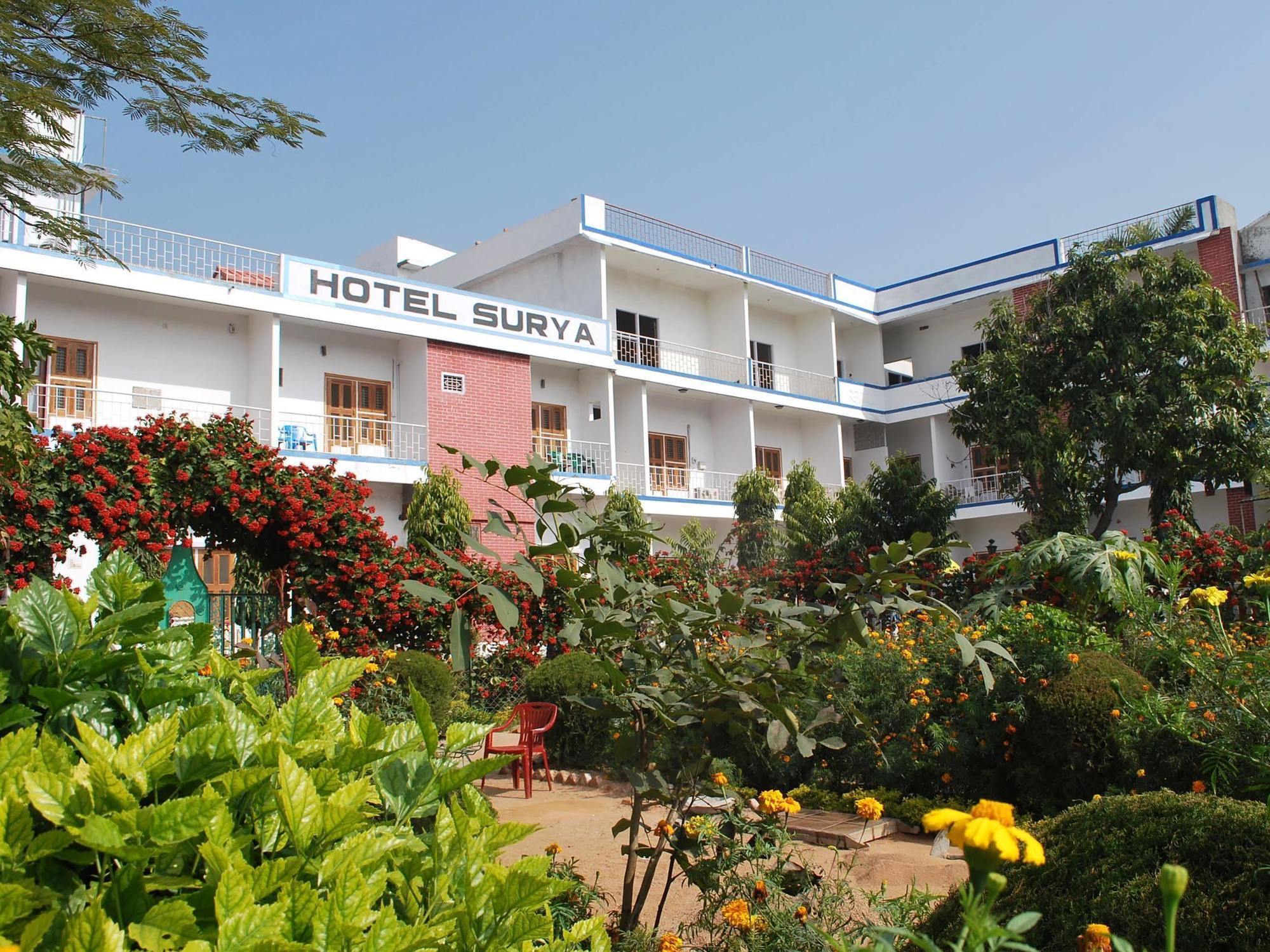 Hotel Surya Khajurāho Exterior foto